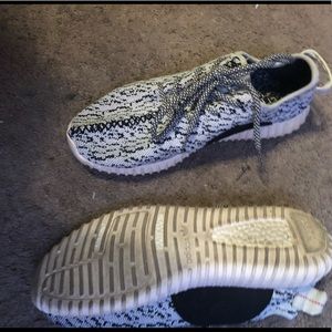 Fake Yeezys